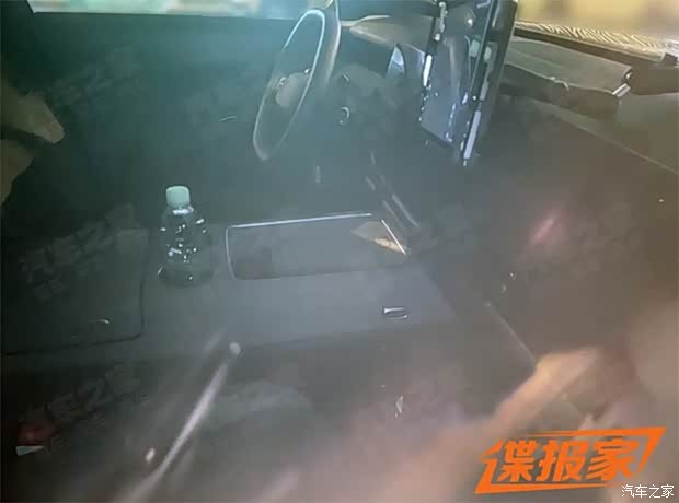 年内上市/采用增程混动系统 大众ID. ERA 9X内饰谍照曝光